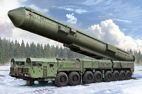 Hobby Boss - 82952 - 15U175 TEL of RS-12M1 Topol-M ICBM complex - 1:72