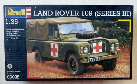 Land Rover 109 (Series III) - 1:35 - Revell - 03025