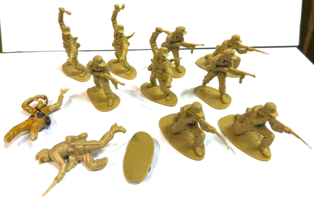 Afrika Korps WWII x11 - 1:32 - Airfix - A02708 - USED - @