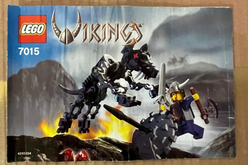 Viking Warrior challenges the Fenris Wolf - LEGO - 7015 - 2005 - NO BOX - USED