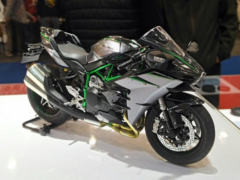 Tamiya TA14136 - Kawasaki Ninja H2 CARBON - 1:12