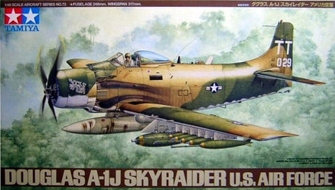 Tamiya 61073 - Douglas A-1J Skyraider USAF - 1:48