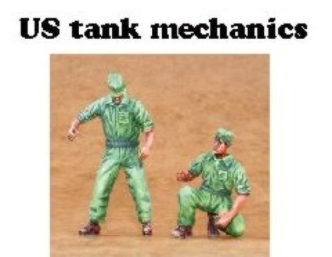 CMK 35182 - 2 x U.S. Tank mechanics. 1 standing and 1 kneeling - 1:35