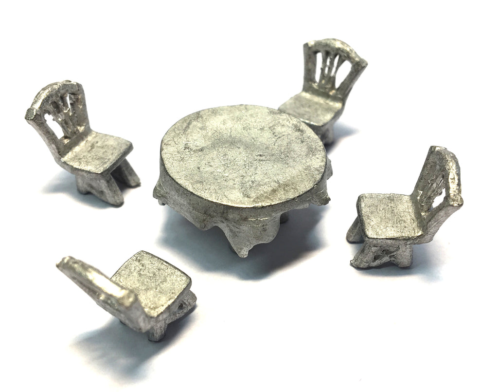 Scenery Wargame  - Table & Chairs - ES234