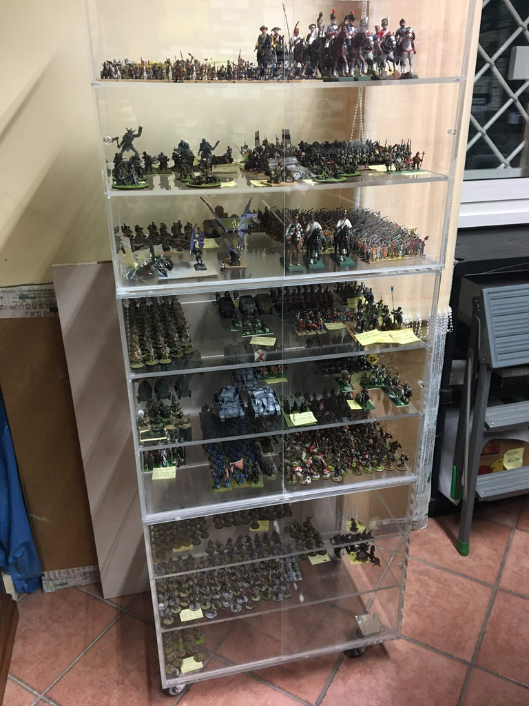 MOBILE SHOWCASE FOR MODELLING IN PLEXIGLAS