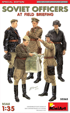 Mini Art - 35365 - SOVIET OFFICERS AT FIELD BRIEFING - 1:35