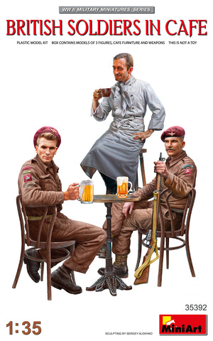 Mini Art - MT35392 - BRITISH SOLDIERS IN CAFE  - 1:35
