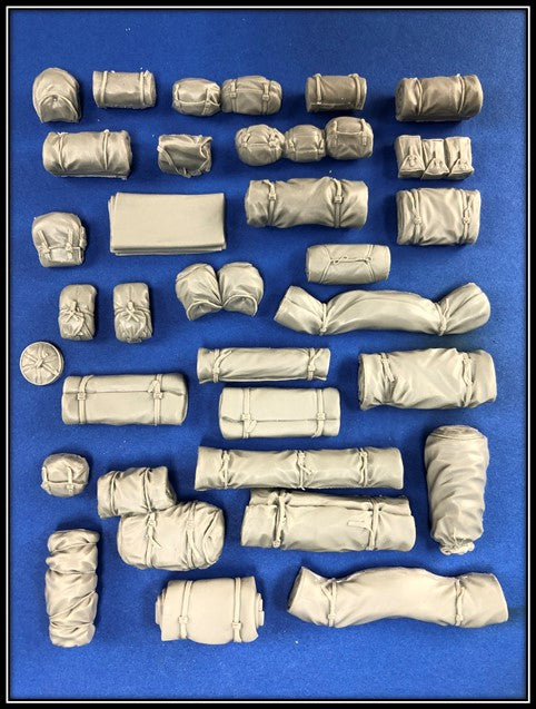 Squadron Dioramix - True Details P35102 - PACKS/RUCKSACKS/BEDROLLS - 1:35