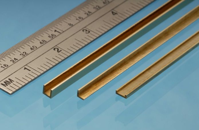 Albion Alloys - AAA3 - BRASS ANGLE 3mm X 1mm packed 1s