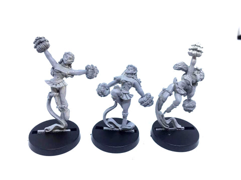 Shadowforge - Blood Bowl - Female Elf Cheerleaders x 3 - 28mm